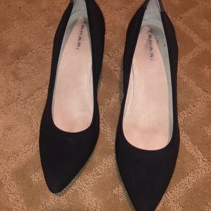 Tahari Navy Heels size 7.5